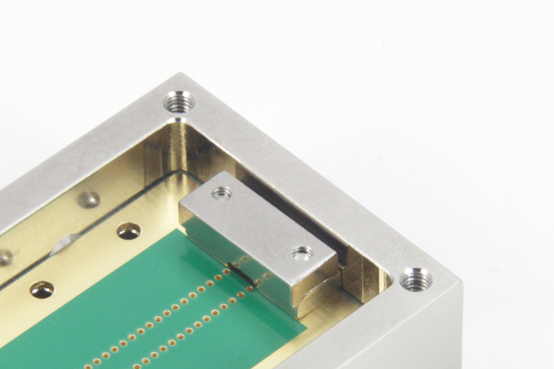 PCB mounting with ground plate